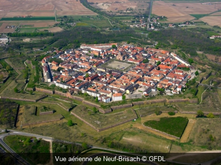 Vue aérienne de Neuf-Brisach GFDL