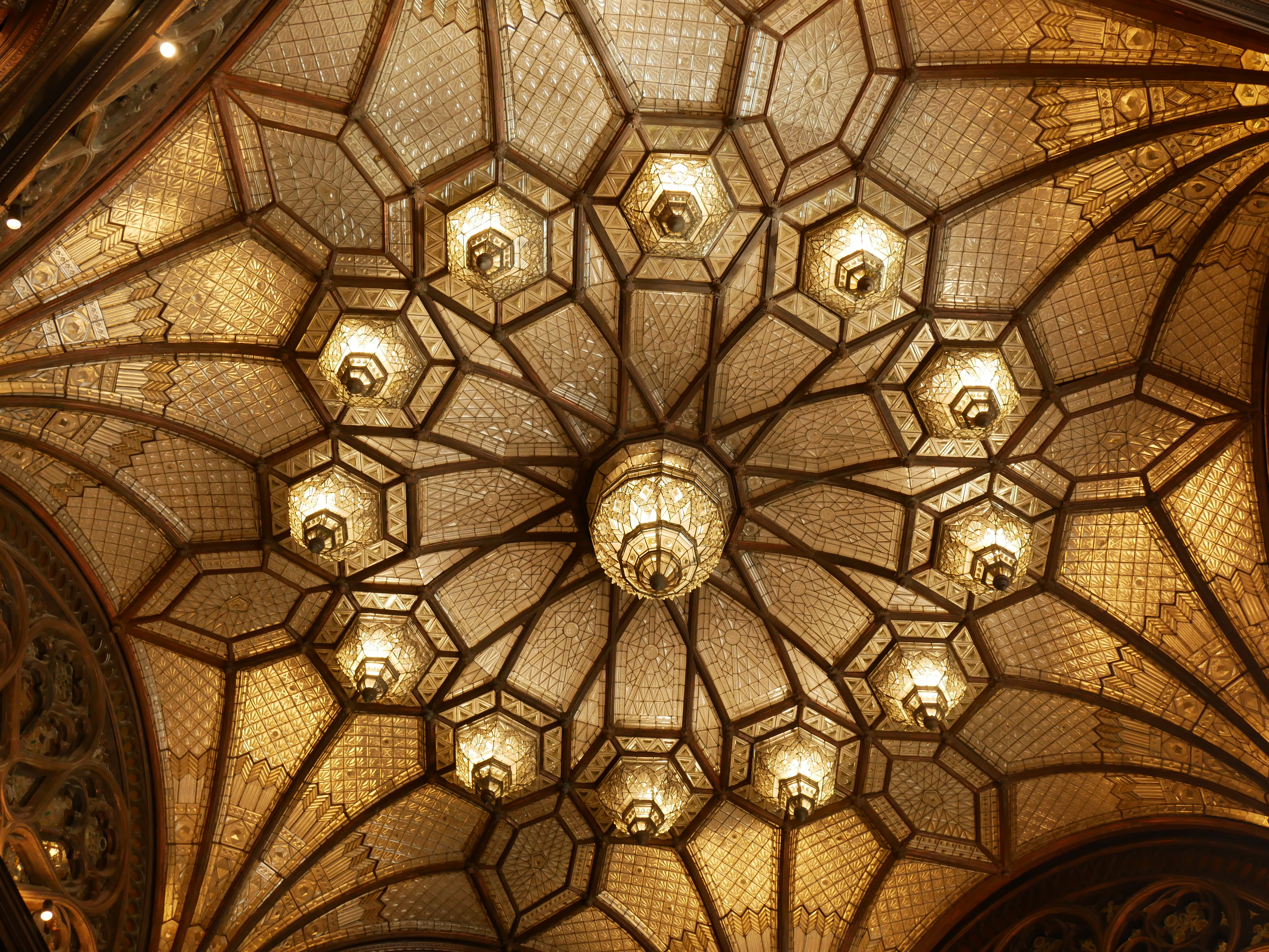 La coupole de verre du Café Parisi