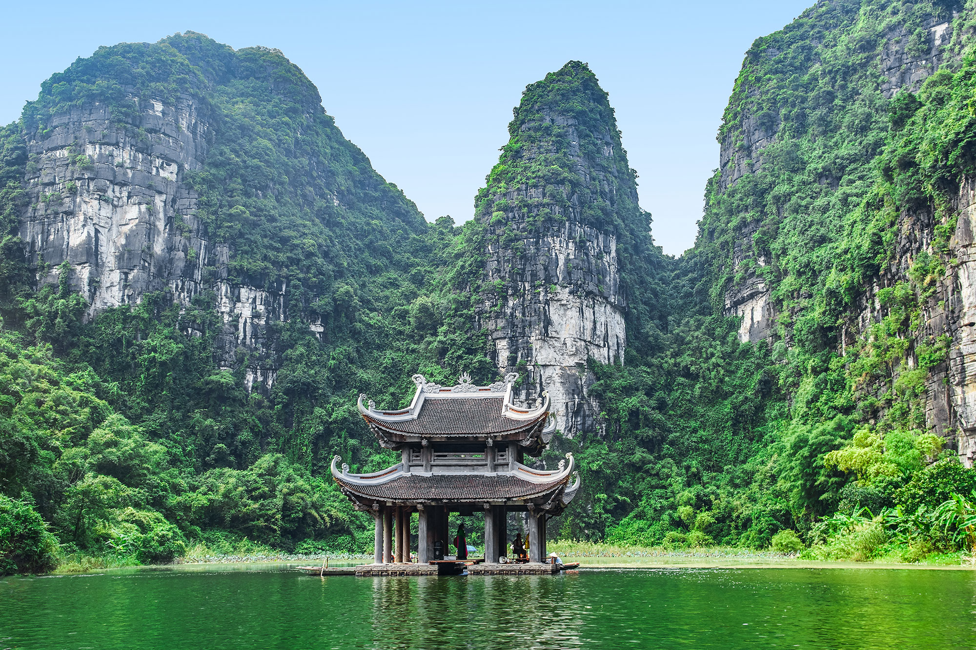 Trang An, temple