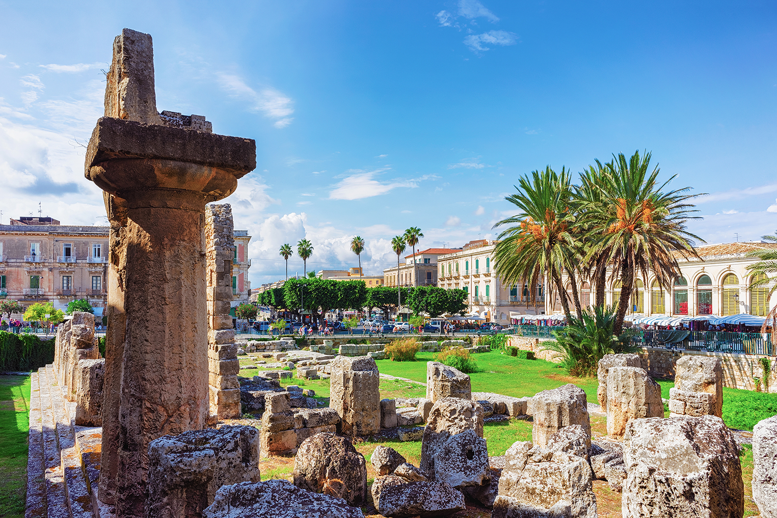 Syracuse, ruines du temple d'Apollon © Roman Babakin, Adobe stock