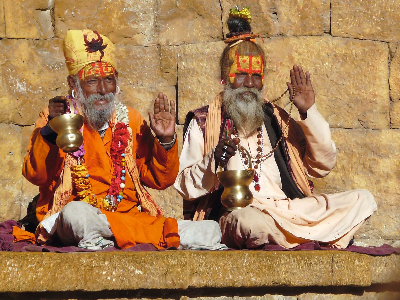 Deux sâdhus dans les rues de Jaisalmer
