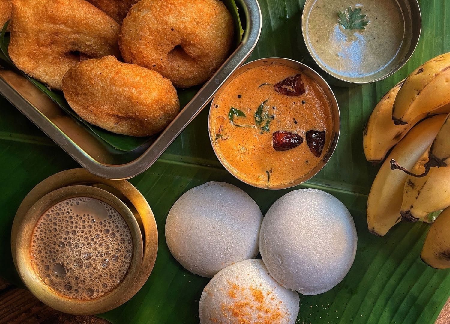 Délicieux petit-déjeuner du sud de l'Inde