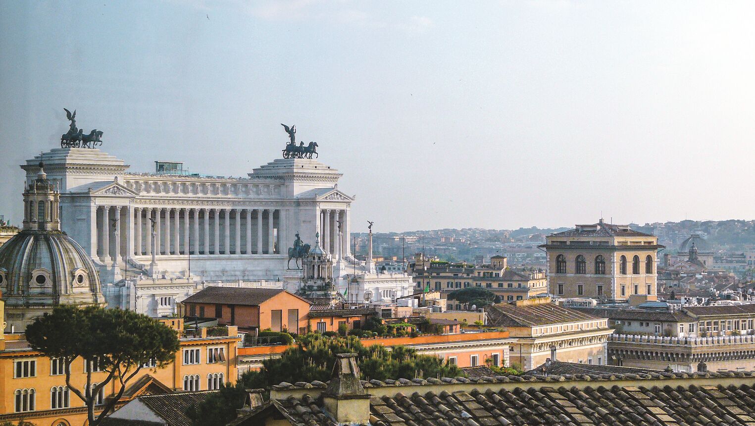 Vue sur Rome et le monument à Victor-Emmanuel II