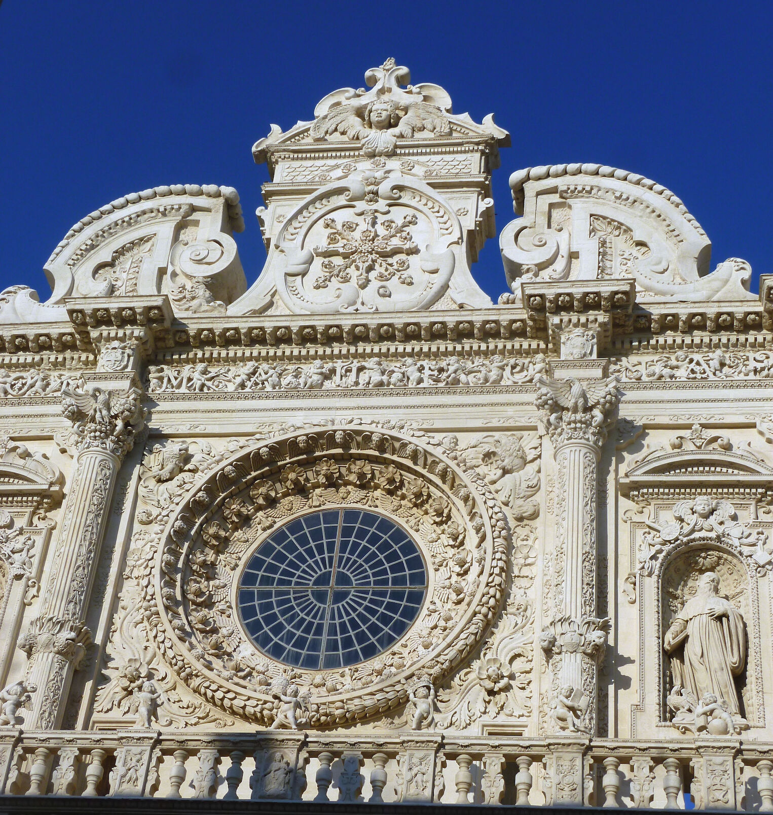 La rosace de la basilique Sainte-Croix, à Lecce