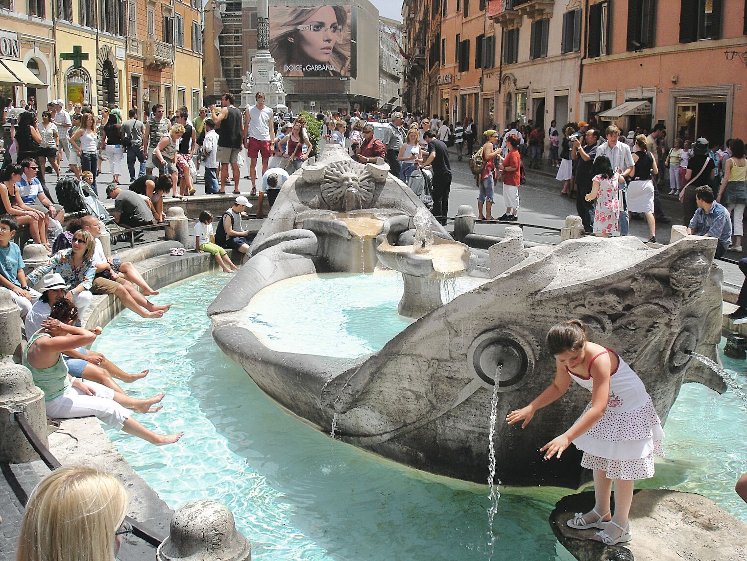 La piazza di Spagna, à Rome avec beaucoup de touristes, notamment des enfants