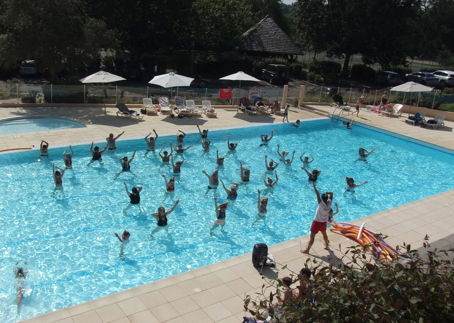 cours d'aquagym dans la piscine de Messanges