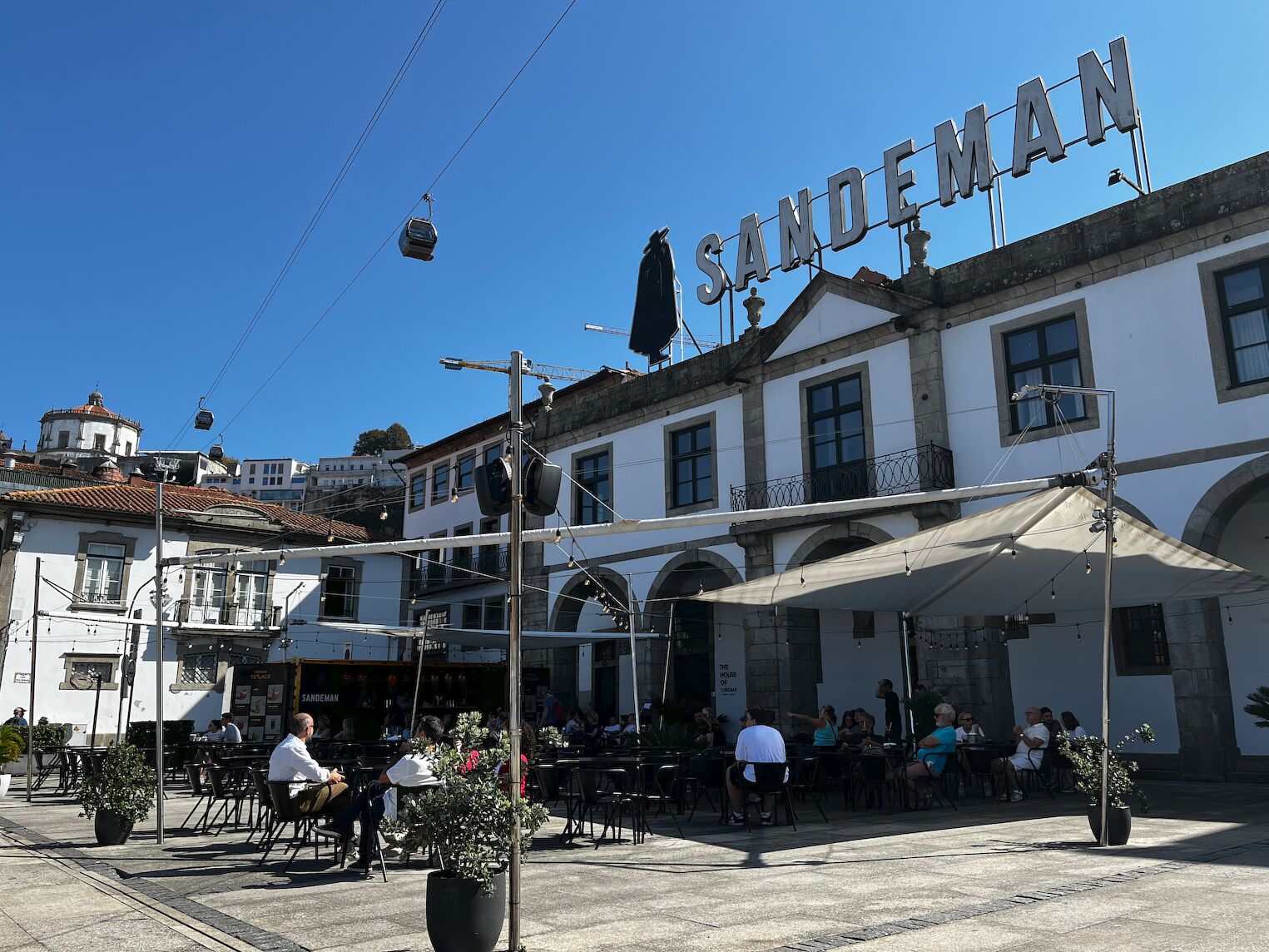 Les caves Sanderman, grande marque de porto, à Vila Nova de Gaia